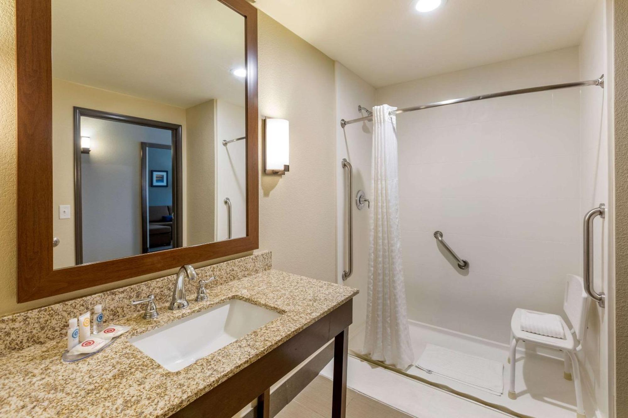 Comfort Suites Near Denver Downtown Dış mekan fotoğraf